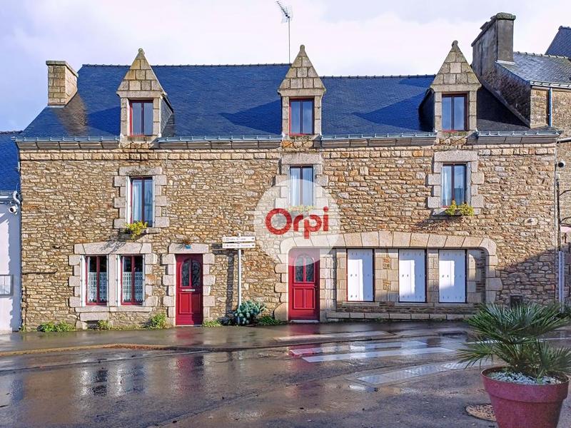 Maison - 205 m² - 6 pièces