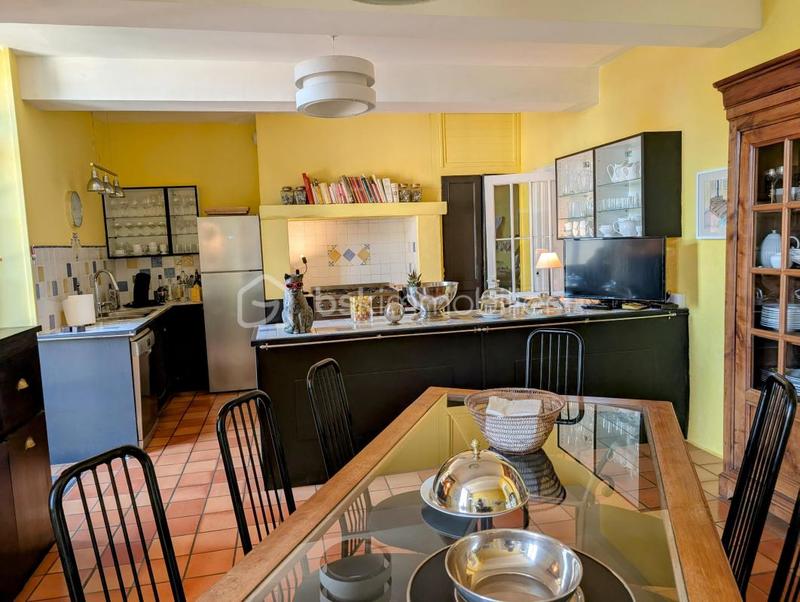 Maison - 296 m² - 9 pièces