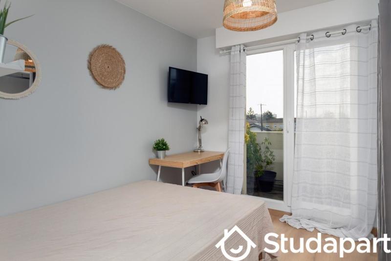 Chambre - 11 m² - 1 pièce