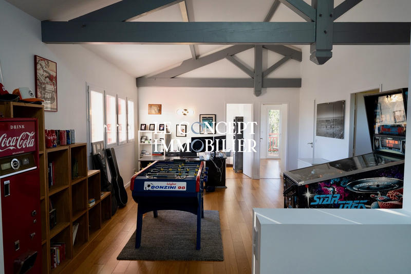 Maison contemporaine - 190 m² - 7 pièces