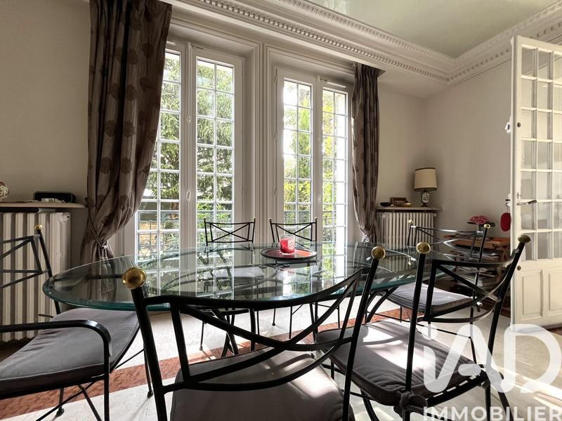 Maison - 200 m² - 6 pièces