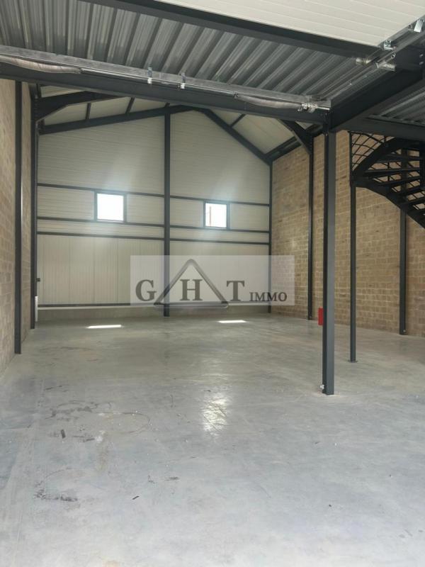 Entrepôt - 273 m²
