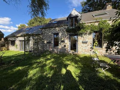 Maison en pierre - 205 m² - 8 pièces