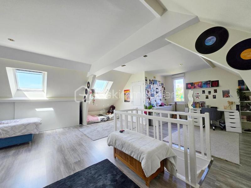 Maison - 137 m² - 6 pièces