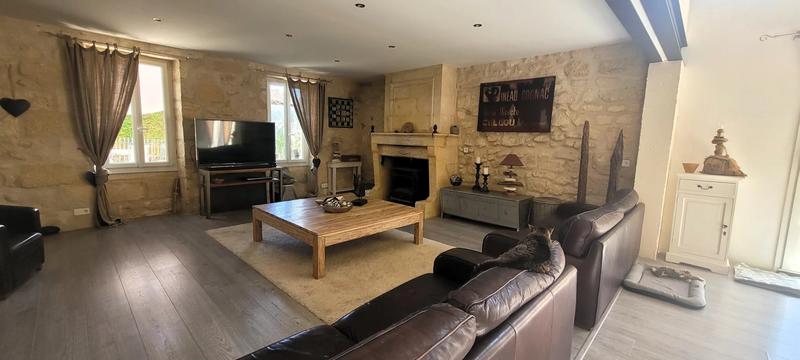 Maison - 258 m² - 4 pièces