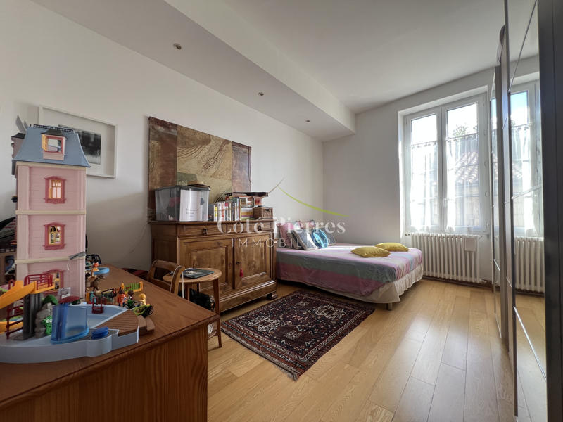 Appartement - 185 m² - 5 pièces