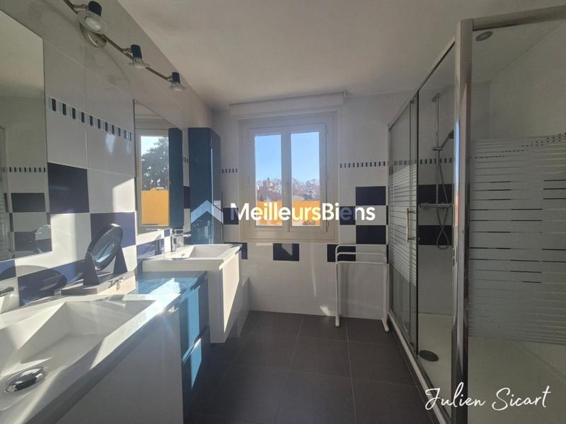 Propriété - 270 m² - 7 pièces