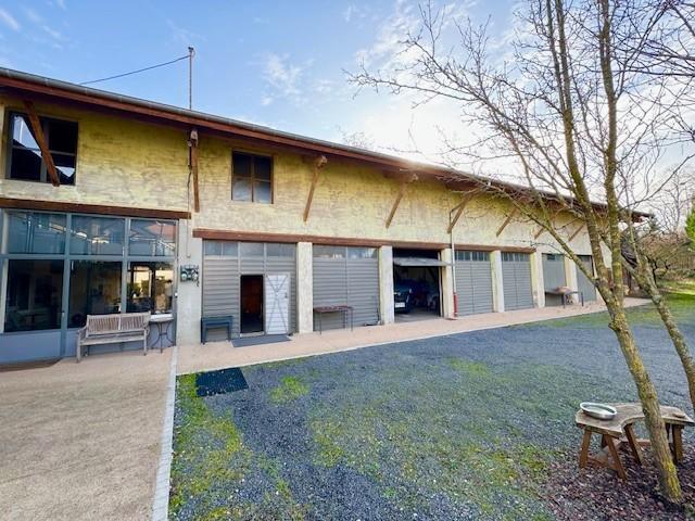 Maison de ville - 260 m² - 7 pièces
