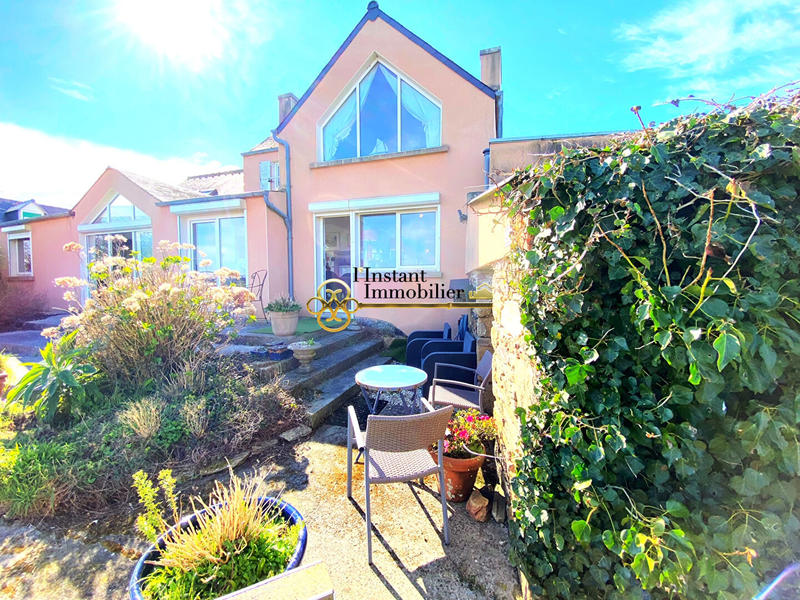 Maison - 190 m² - 8 pièces