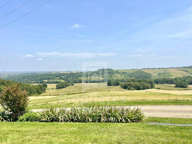 Maison - 210 m² - 7 pièces