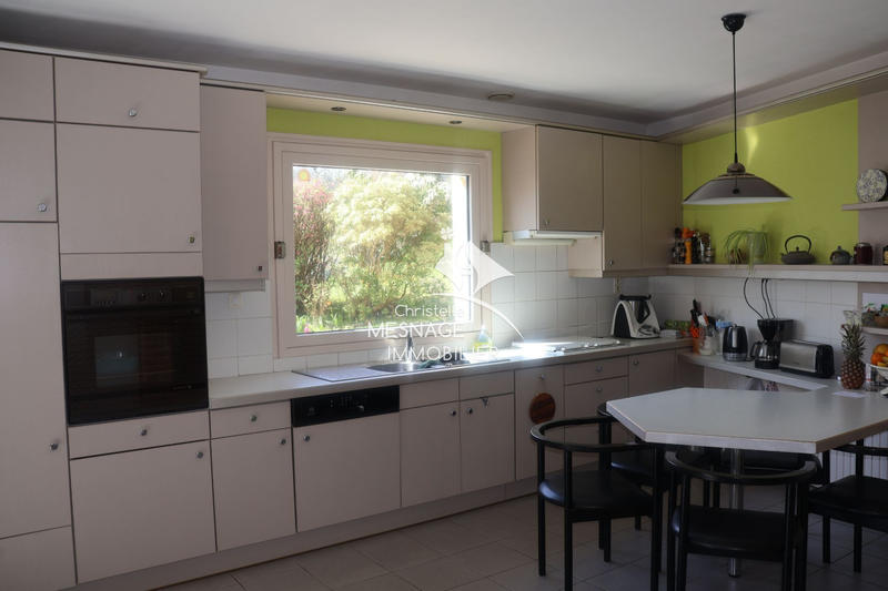 Maison contemporaine - 211 m² - 8 pièces