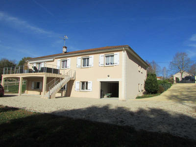 Maison - 210 m² - 8 pièces