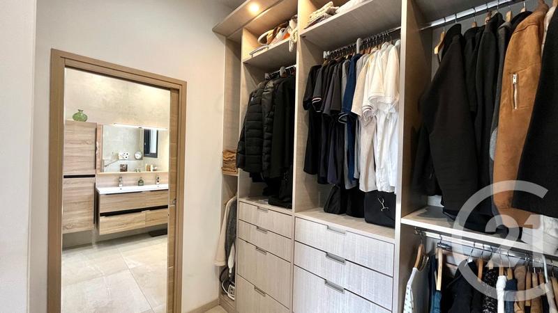 Villa - 169 m² - 5 pièces