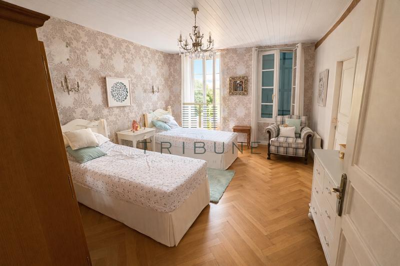 Maison - 184 m² - 6 pièces