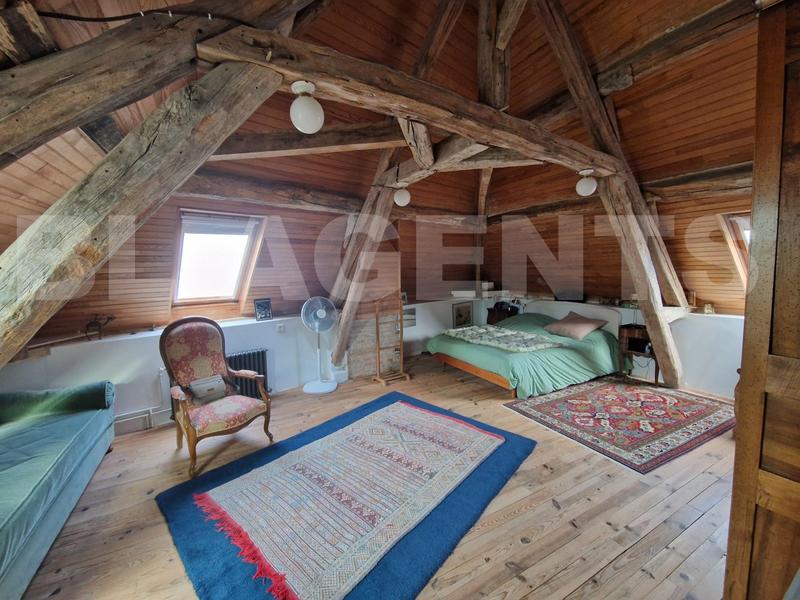 Propriété - 342 m² - 12 pièces