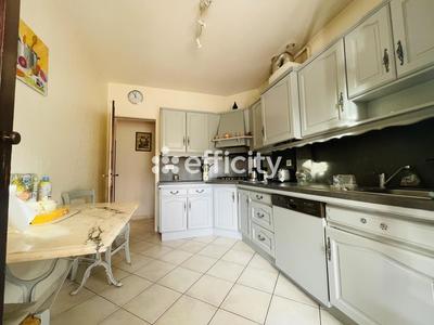 Maison traditionnelle - 122 m² - 6 pièces