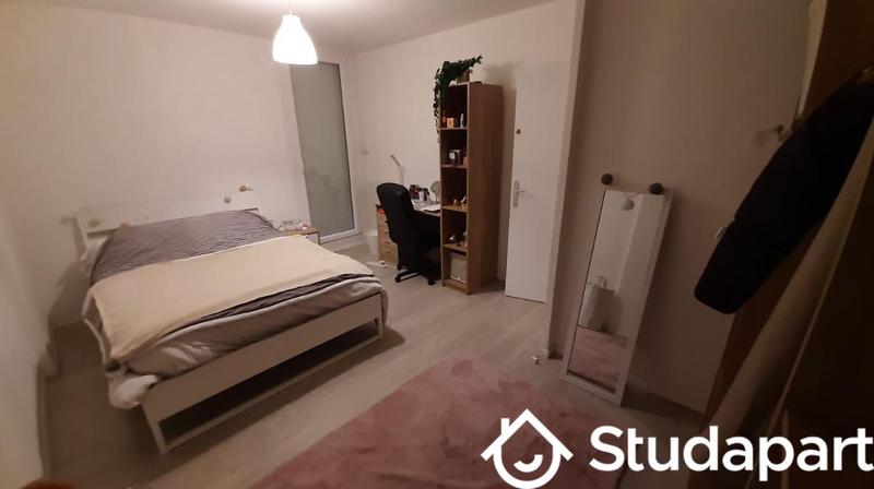 Chambre - 10 m² - 1 pièce