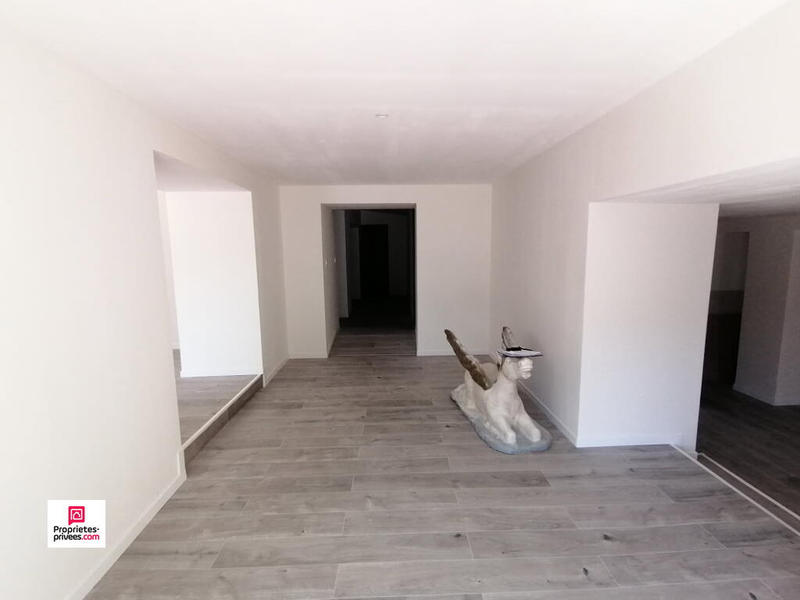 Maison - 280 m² - 11 pièces