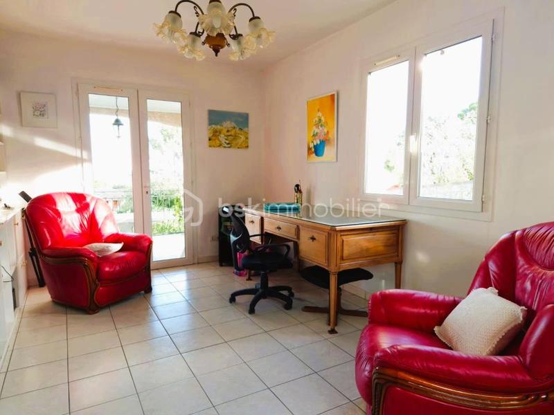 Maison traditionnelle - 235 m² - 8 pièces