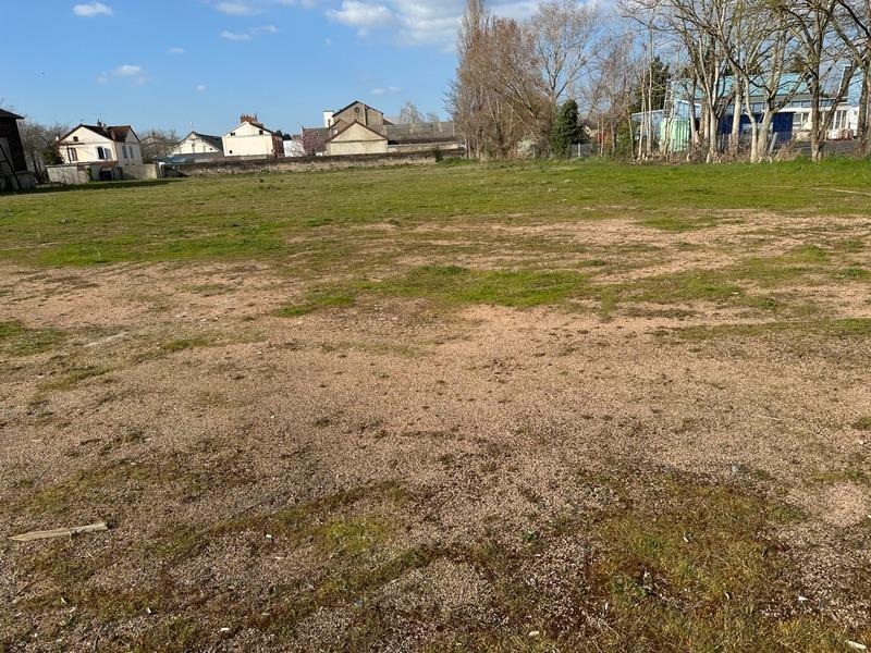 Local d'activité / Entrepôt - 2 775 m² - 3 pièces