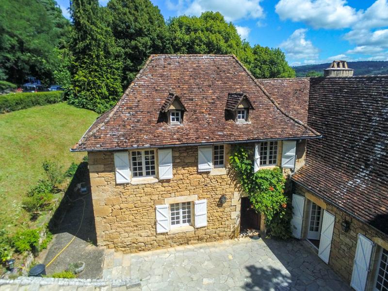 Maison bourgeoise - 301 m² - 10 pièces