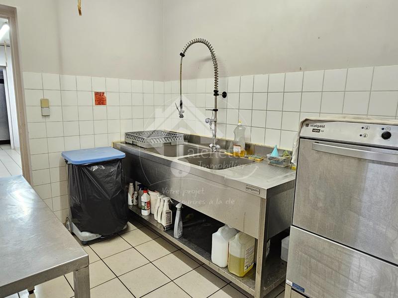 Fonds de commerce - Magasins - 140 m²