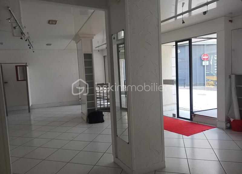 Local commercial - 100 m² - 3 pièces