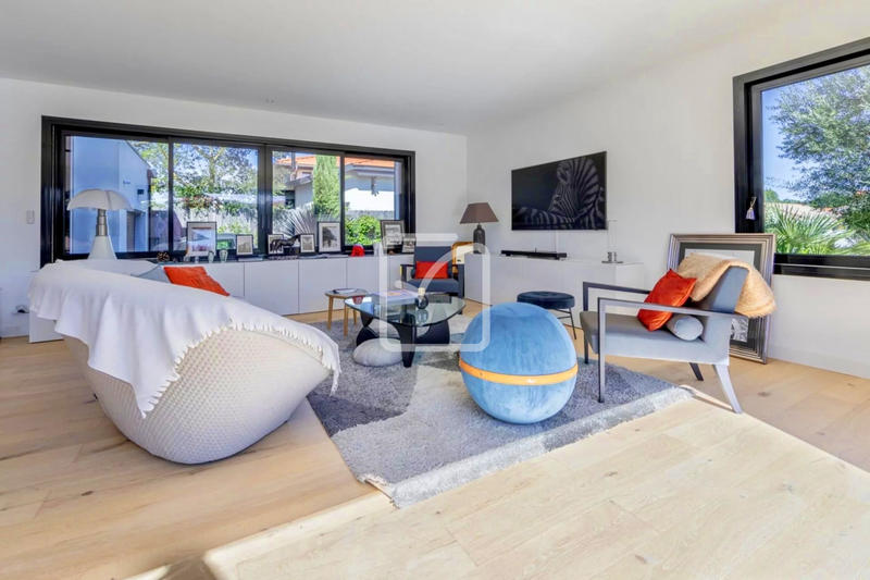 Maison - 160 m² - 6 pièces