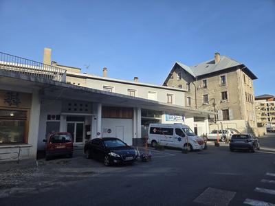 Local d'activités - 699 m²