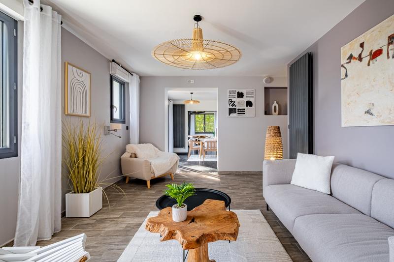 Maison - 210 m² - 7 pièces