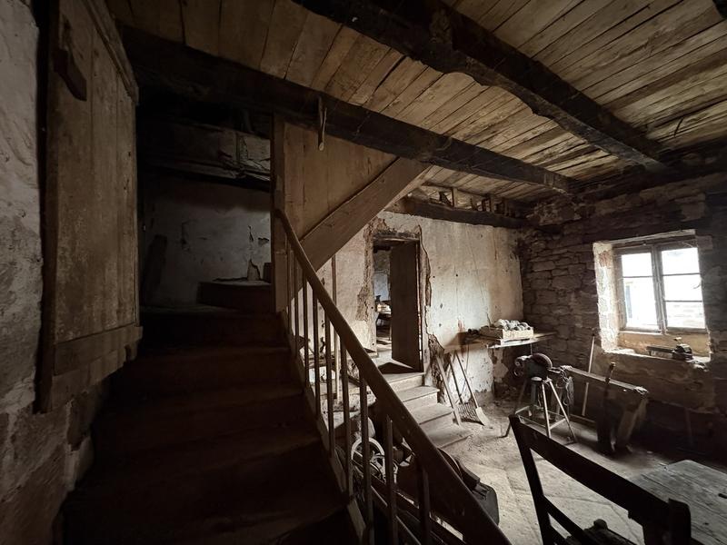 Maison ancienne - 160 m² - 3 pièces