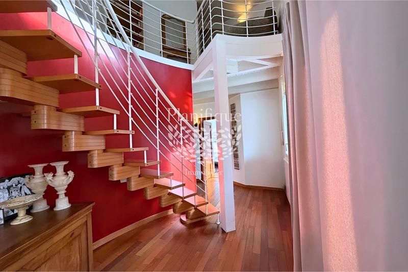 Maison - 306 m² - 7 pièces