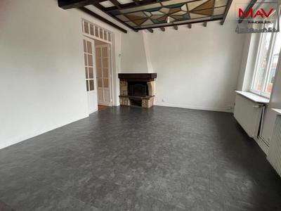 Maison - 210 m² - 8 pièces