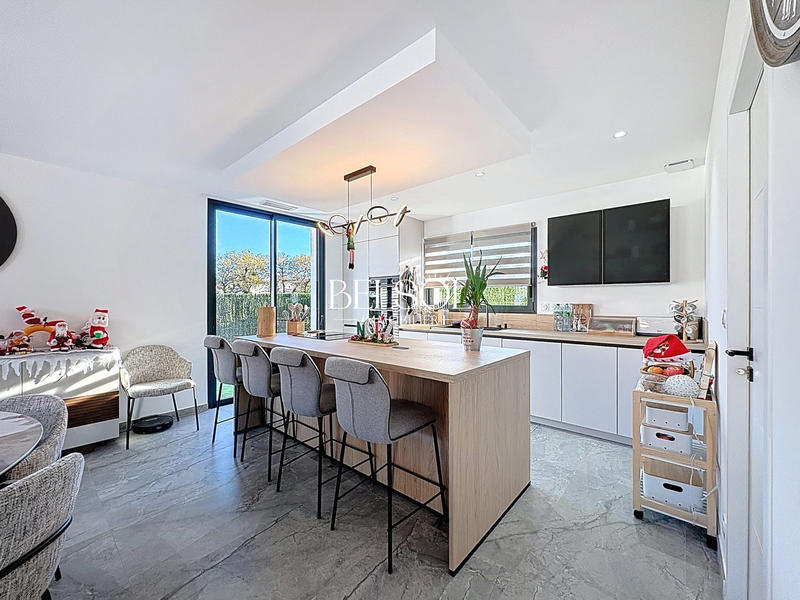 Villa - 140 m² - 5 pièces