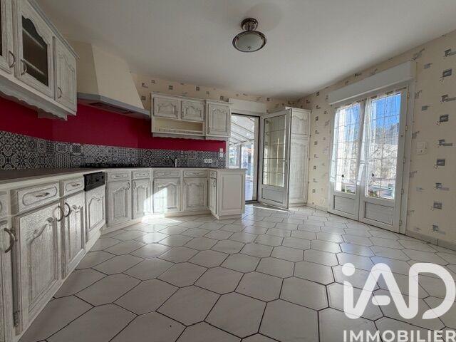 Maison - 231 m² - 8 pièces