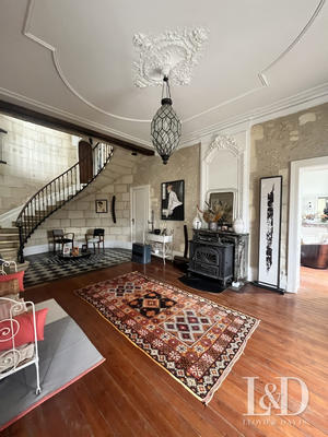 Maison - 323 m² - 10 pièces