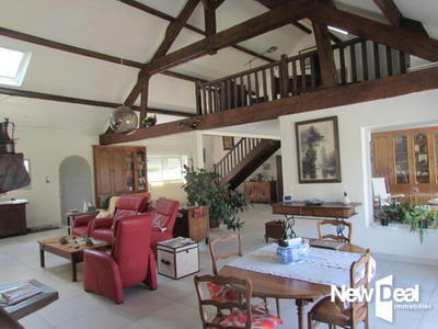 Maison - 300 m² - 9 pièces