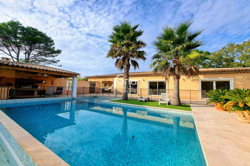 Maison - 203 m² - 6 pièces