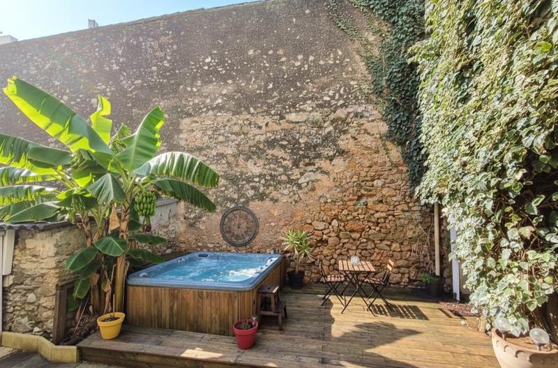 Maison - 297 m² - 7 pièces