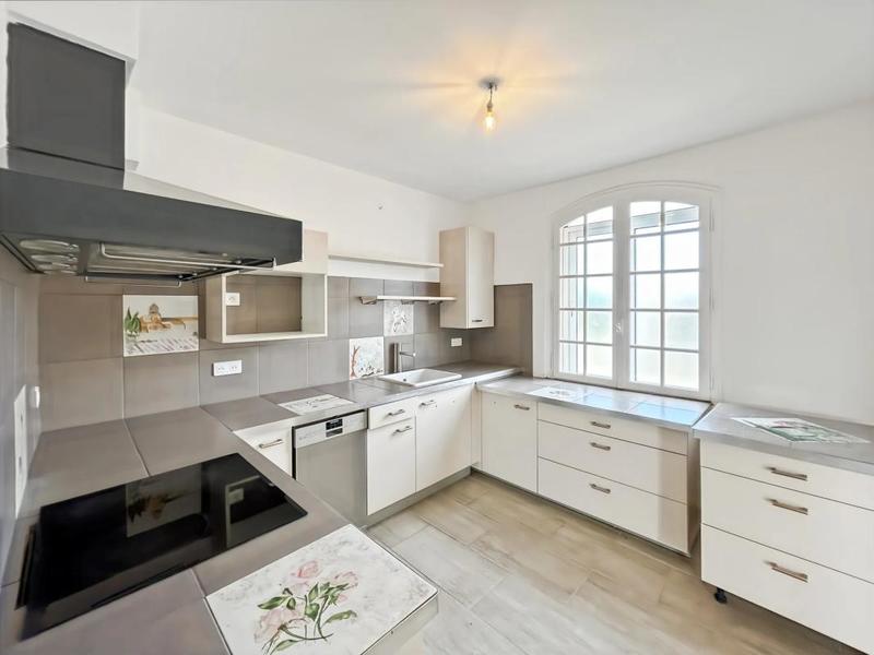 Maison - 165 m² - 6 pièces