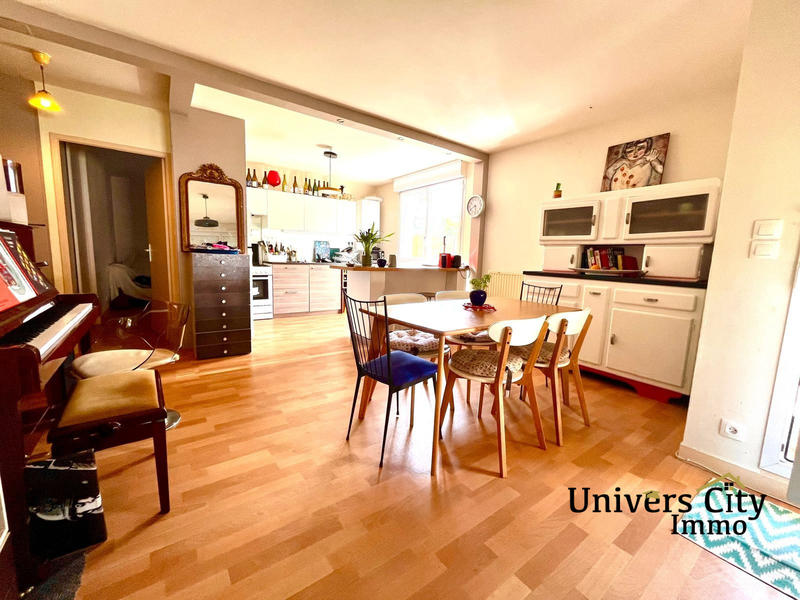 Appartement - 100 m² - 5 pièces