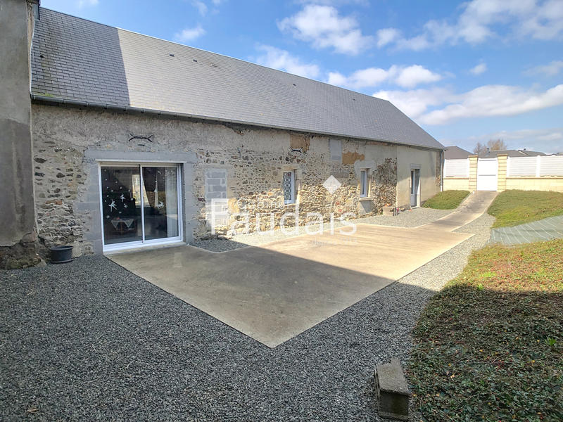 Maison - 240 m² - 9 pièces