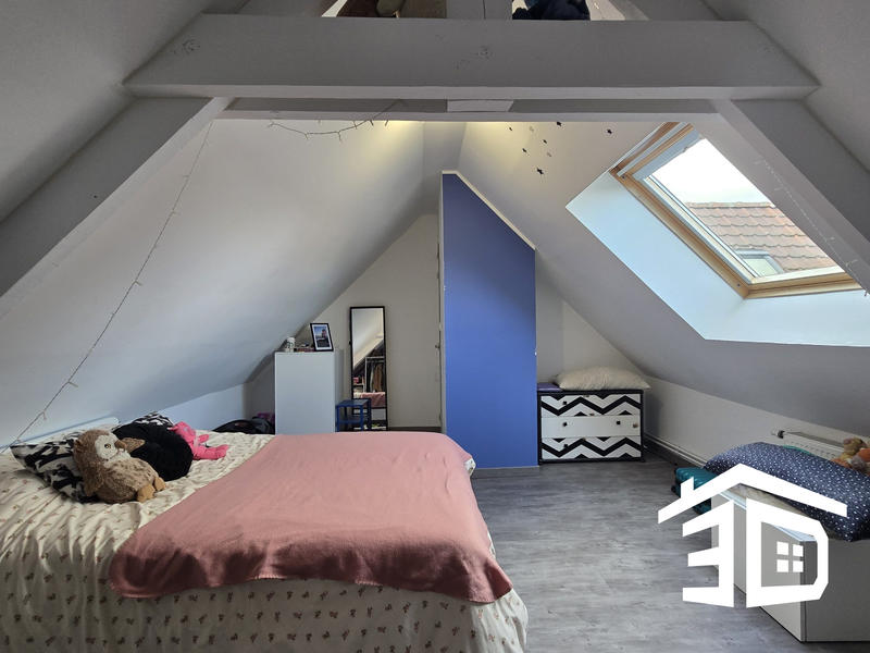 Maison - 180 m² - 8 pièces