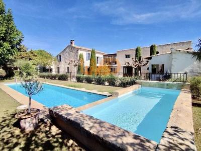 Maison - 300 m² - 11 pièces