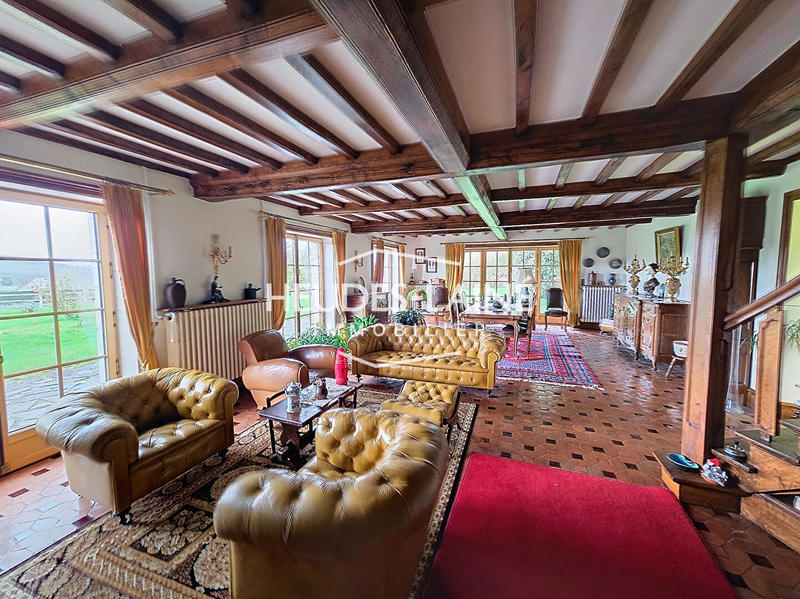 Maison - 310 m² - 11 pièces