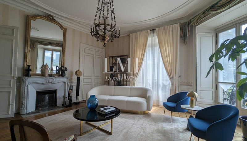 Appartement - 219 m² - 7 pièces