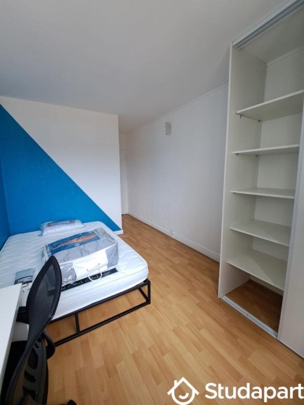 Chambre - 11 m² - 1 pièce