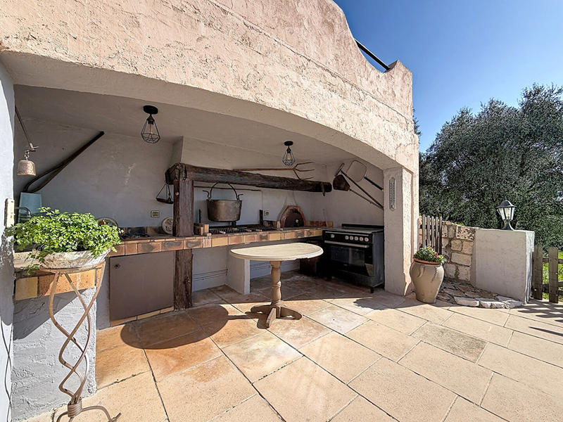 Maison - 251 m² - 9 pièces