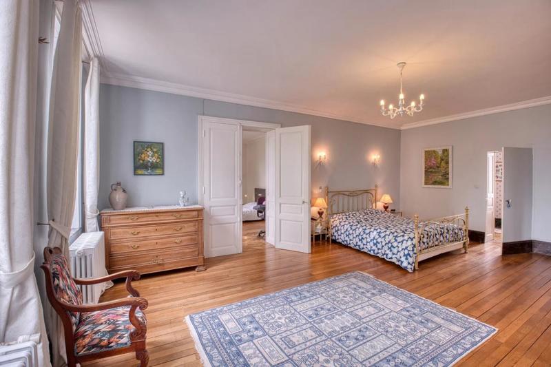 Maison de maîtres - 497 m² - 14 pièces