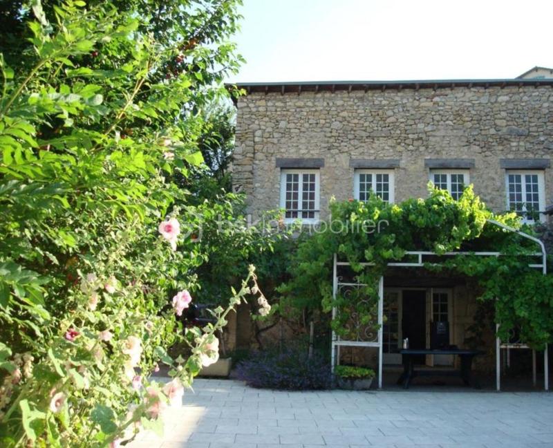 Appartement - 700 m² - 20 pièces